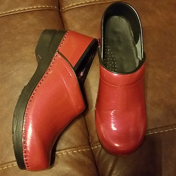 red sanita clogs